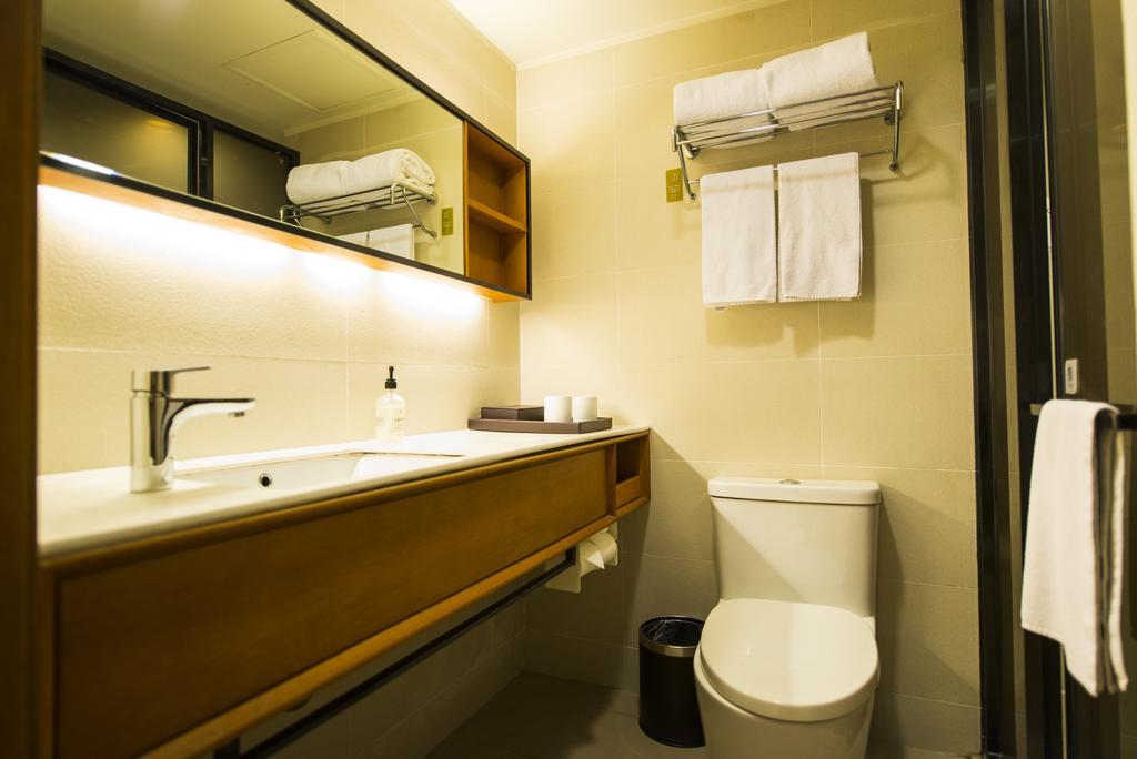 Ji Xie Tu Road Hotel 3*